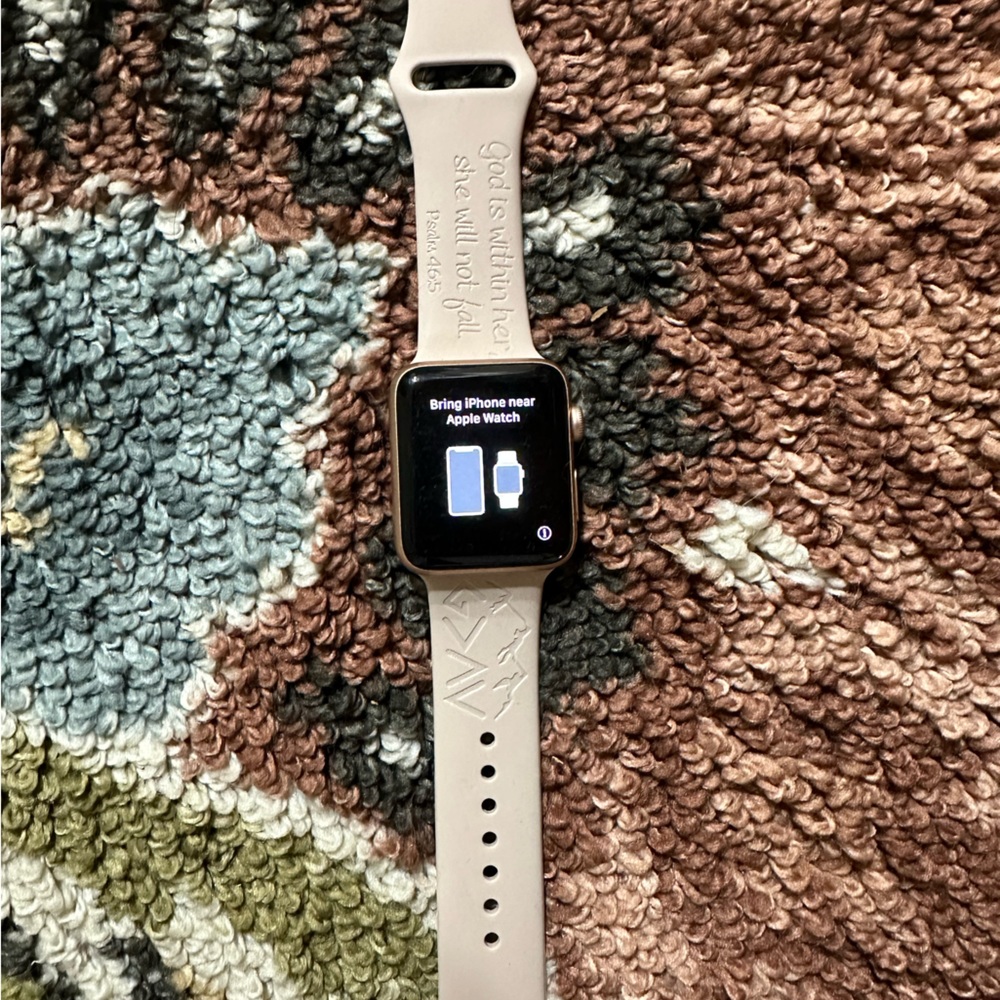 Rose Gold Apple Watch Series 3 (no cellular capability)